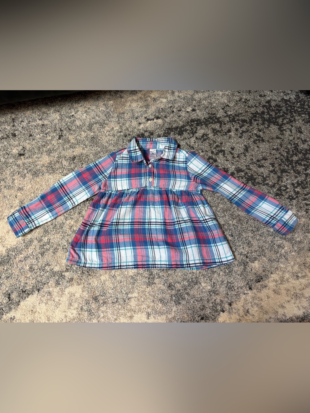 Girls size 5t plaid top- has pills all over from wash and wear